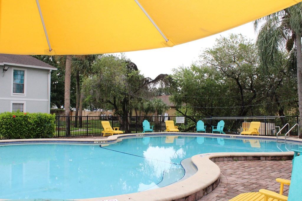 the swimming pool at the apartments for rent at Sunscape Apartment Homes, Florida