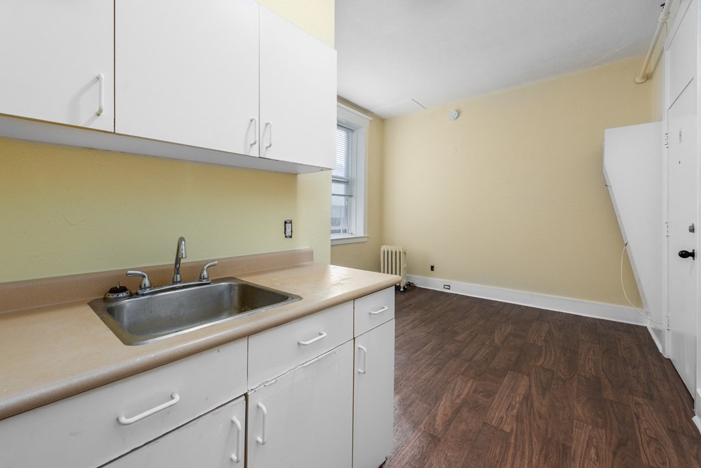 sink kitchen area