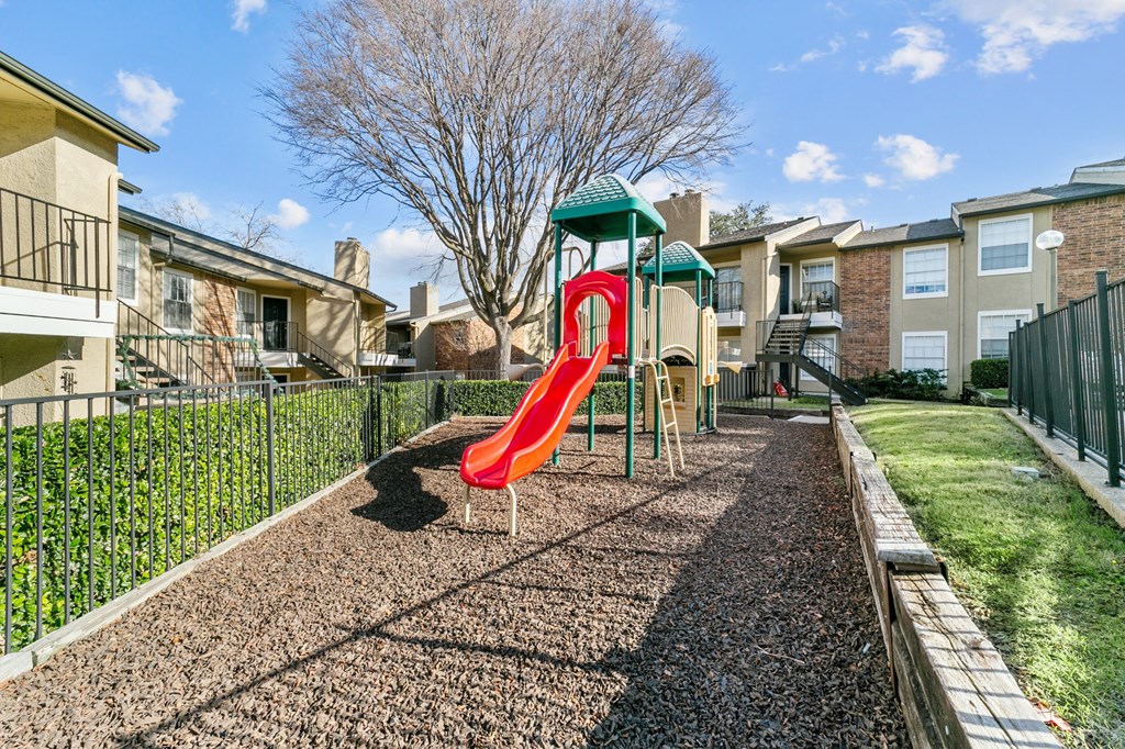 the preserve at ballantyne commons playground with slide