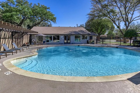 Oakline Apartments
