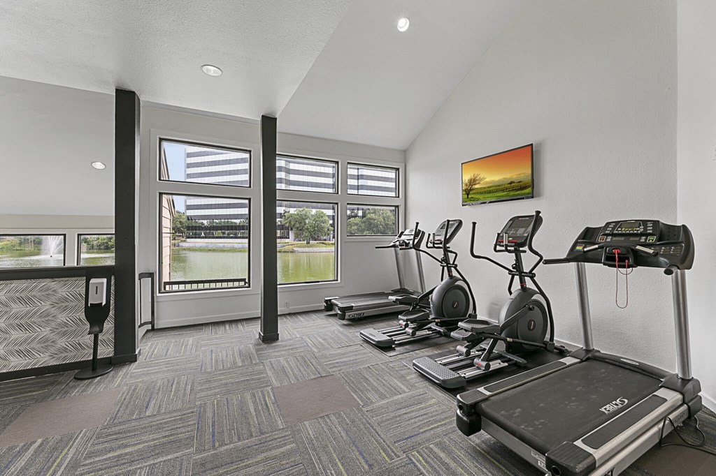 treadmill at Lakeside Apartments, Dallas