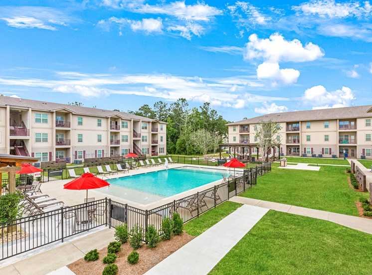Forest Pointe swimming pool and covered fitness area