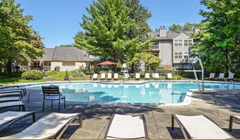 Apartment swimming pool in Gaithersburg, MD at Hunt Club - Photo Gallery 12