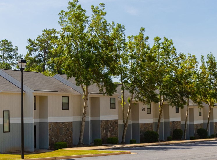 Exterior of Forest Ridge apartment homes in Macon, GA