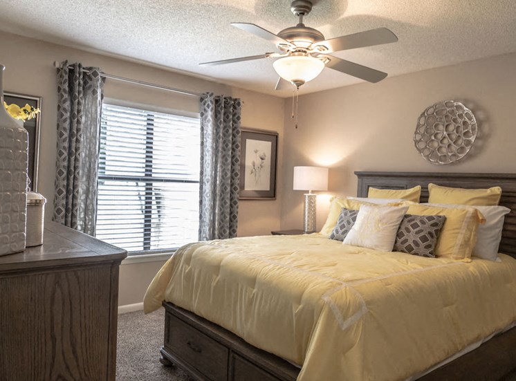 Bedroom in Forest Pointe apartment