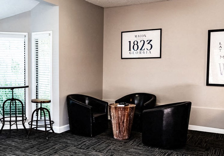Forest Pointe Apartments lounge seating in clubhouse