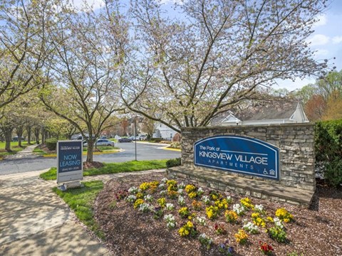 The Park of Kingsview Village apartments in Germantown, MD sign