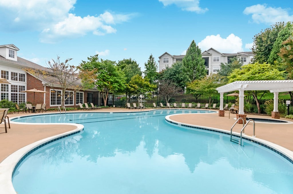 the pool at the preserve apartments