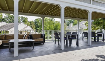 Woodbridge, VA apartment outdoor community space. - Photo Gallery 9
