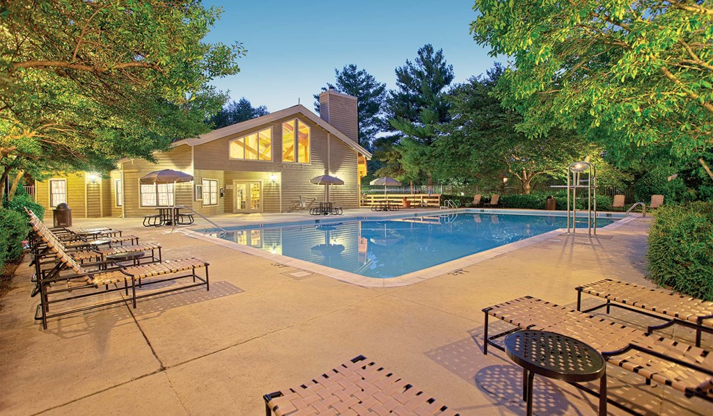 Apartment swimming pool at Stonecreek Club in