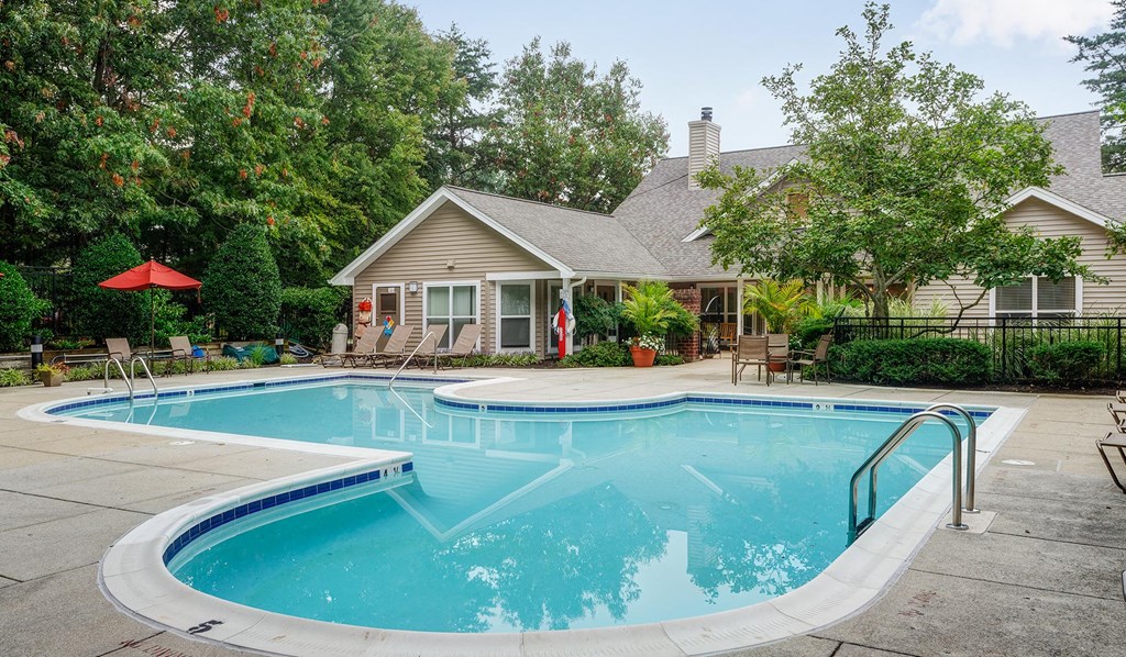 Resident swimming pool at Windsor Park apartments in Woodbridge, VA