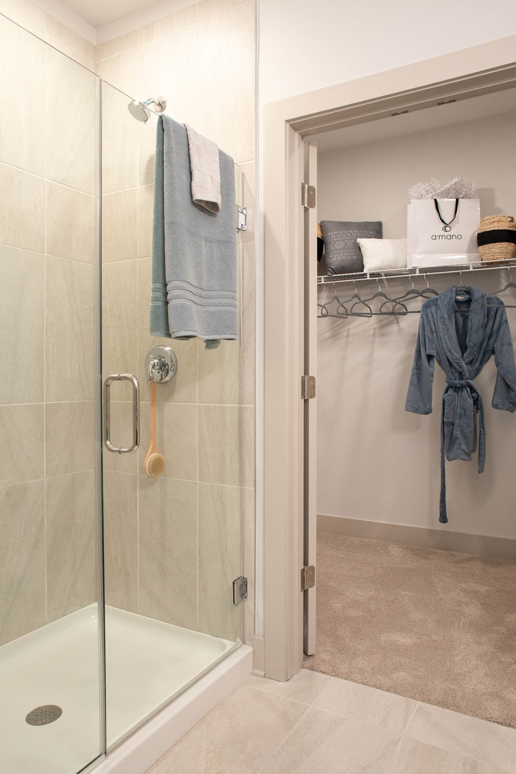 glass encased shower at Foundry Yards apartment rentals in Birmingham