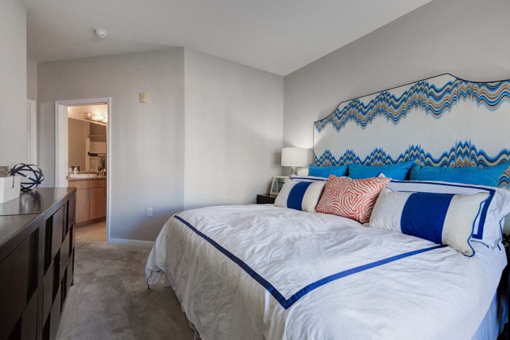 The Residences At Congressional Village Apartments, 198 Halpine Rd