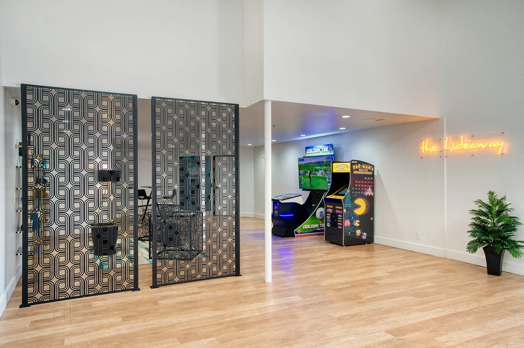 the lobby or reception area at the icebergs at Presidio Palms Apartments, Tucson