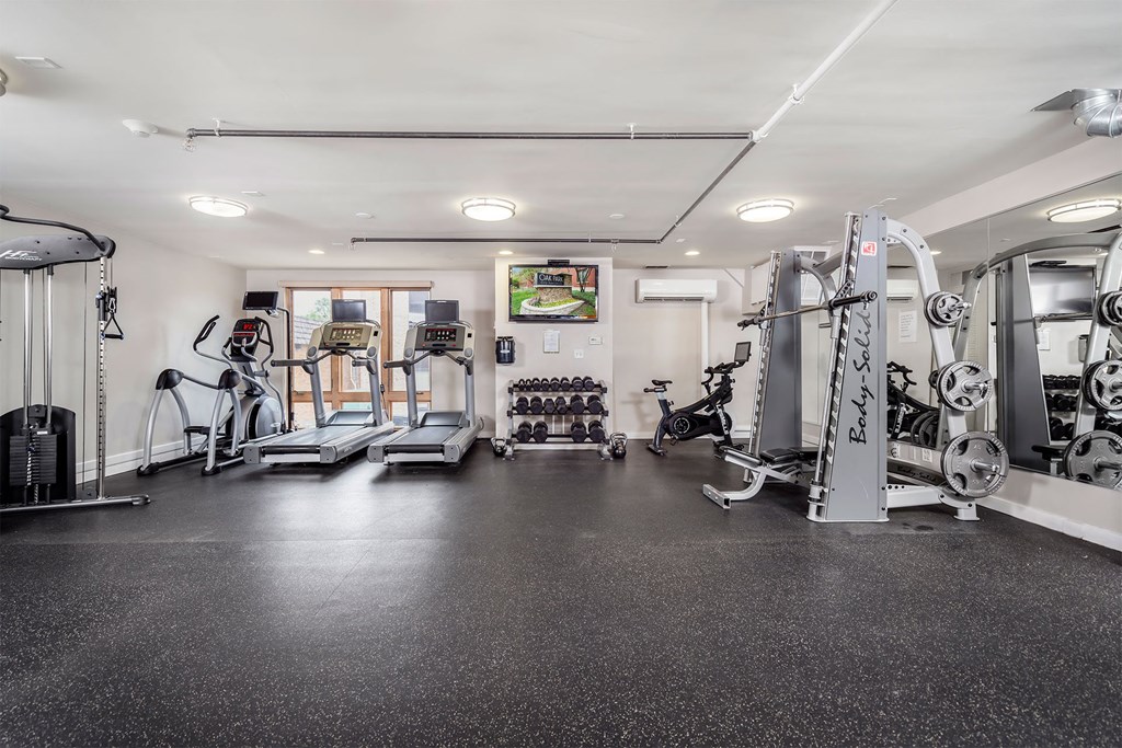 Oak Park City Apartments Fitness Center