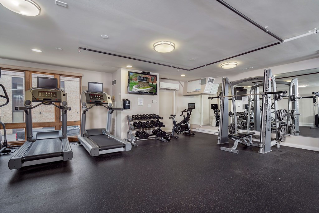 Oak Park City Apartments Fitness Center