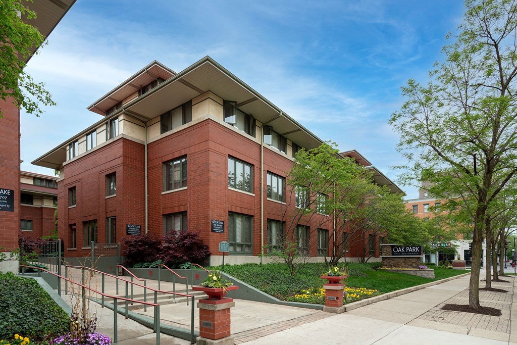Oak Park City _ community exterior