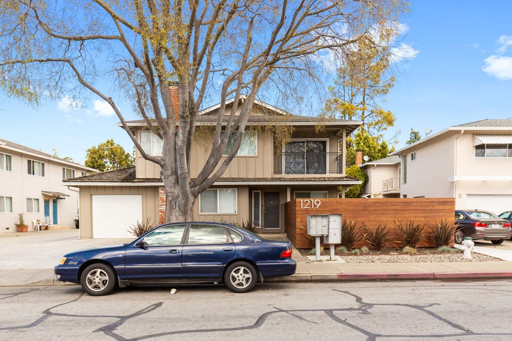 1219 West McKinley Avenue Studio-3 Beds Apartment for Rent - Photo Gallery 1