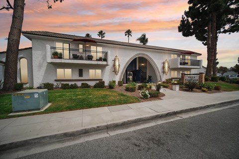 The front of Villa Campana at sunset