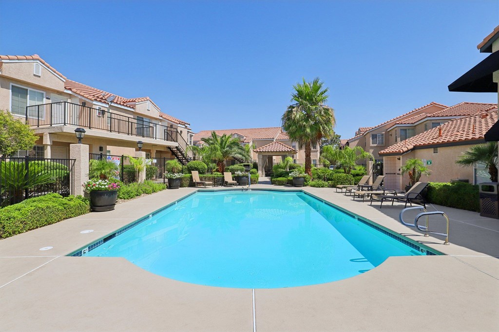 Versailles large pool