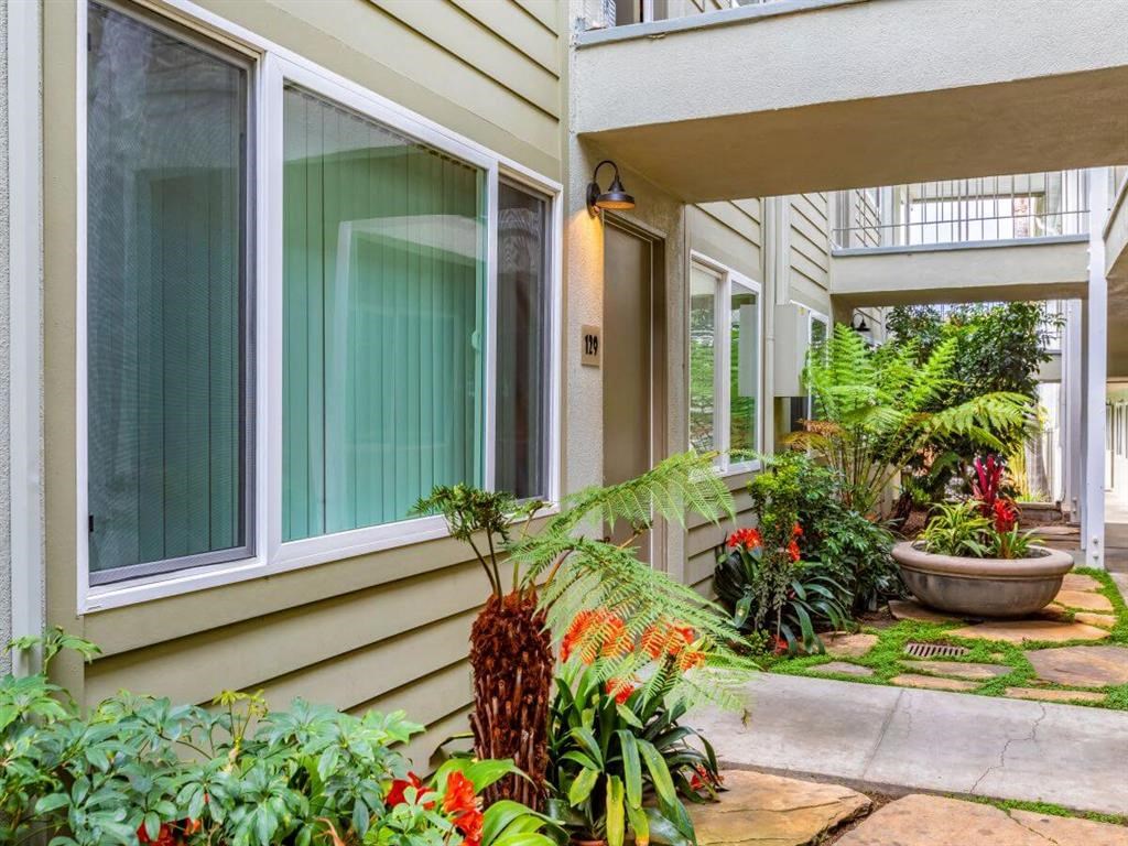 exterior view of an apartment at The Tahitian
