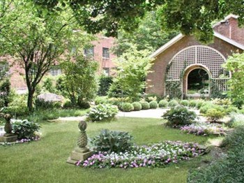 the kelton house and topiary park