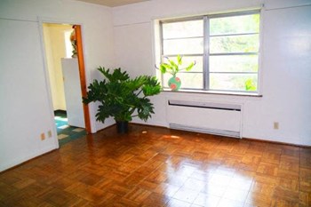 600 E. Town spacious living room