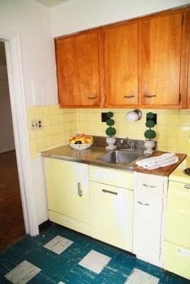 600 E. Town spacious full size kitchen