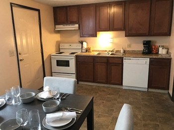 Two bedroom townhouse kitchen Two bedroom townhouse kitchen - Photo Gallery 4