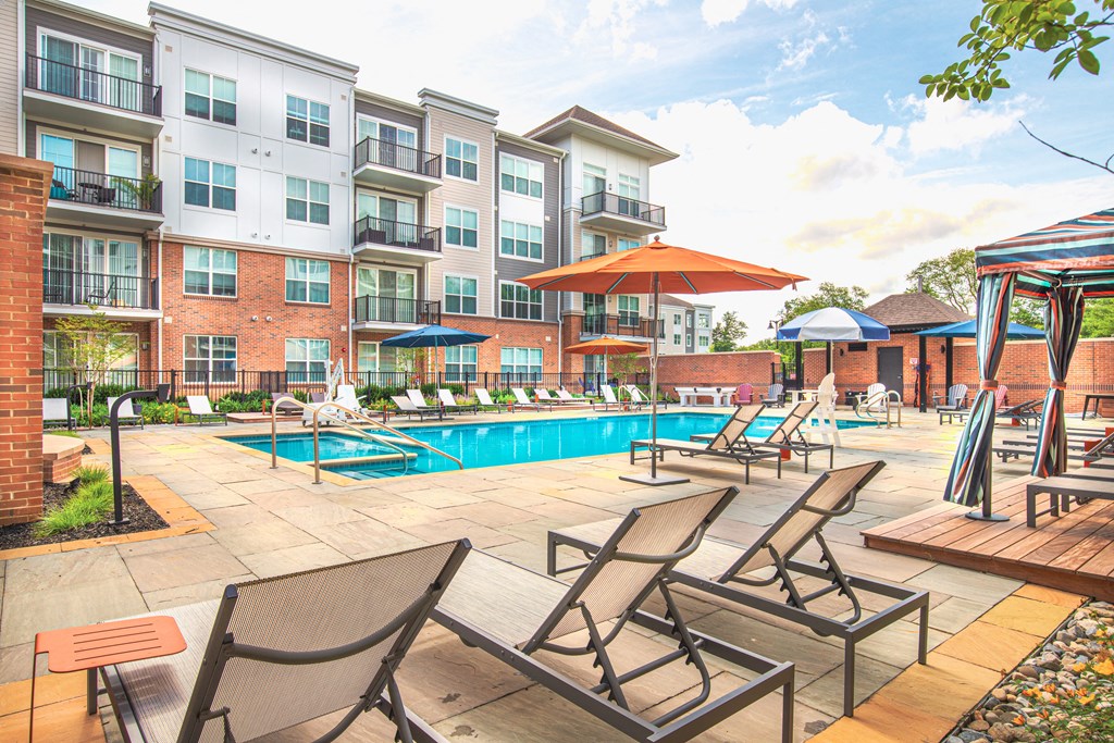 Outdoor Courtyard with Pool