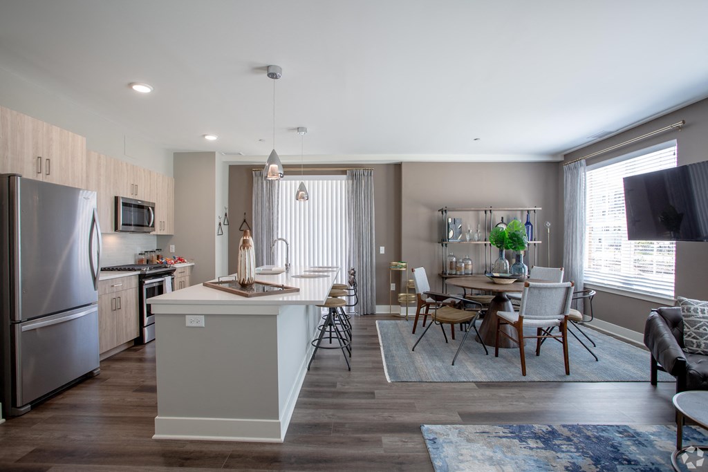 inwood kitchen with eating area