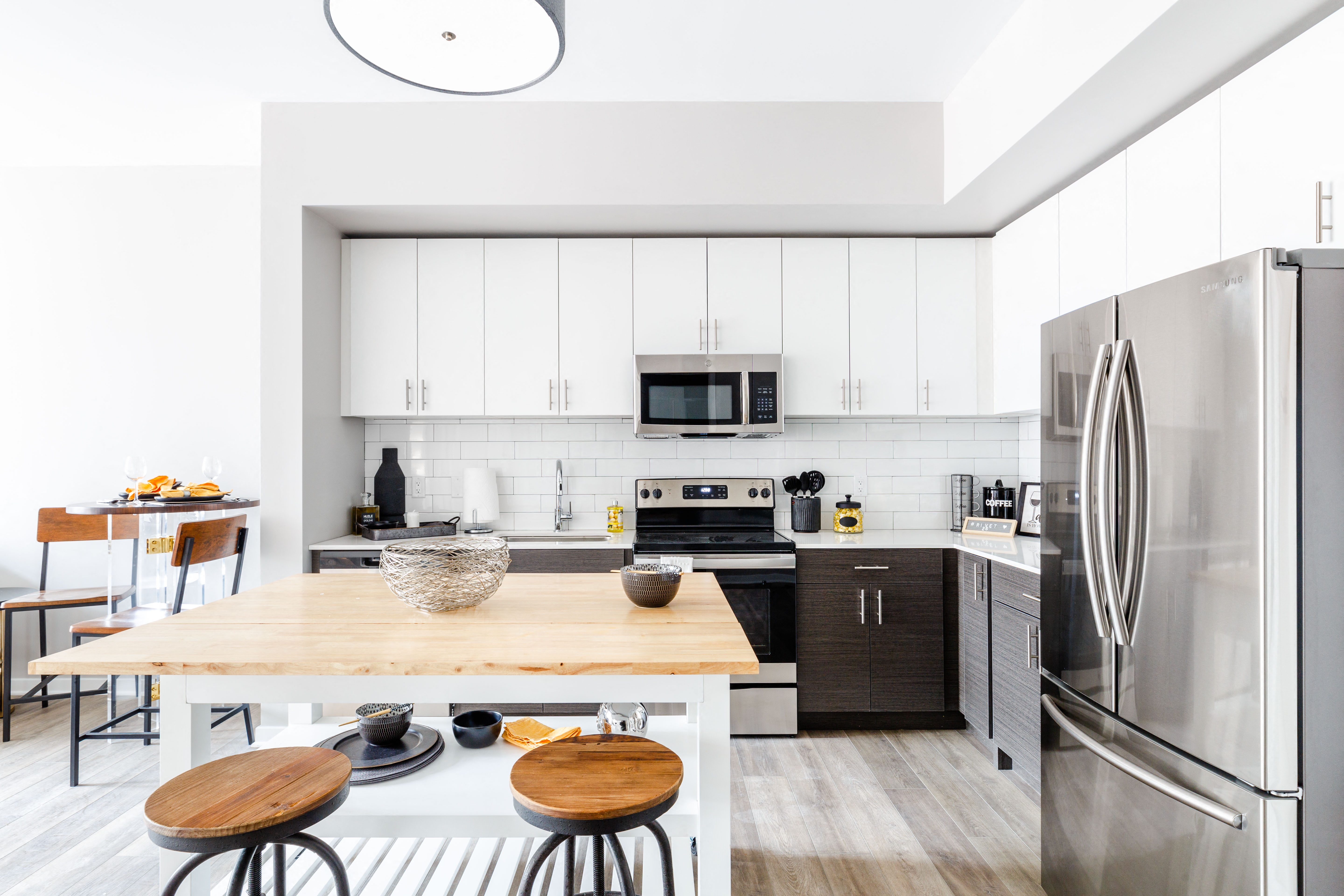 Kitchen with Removable Island