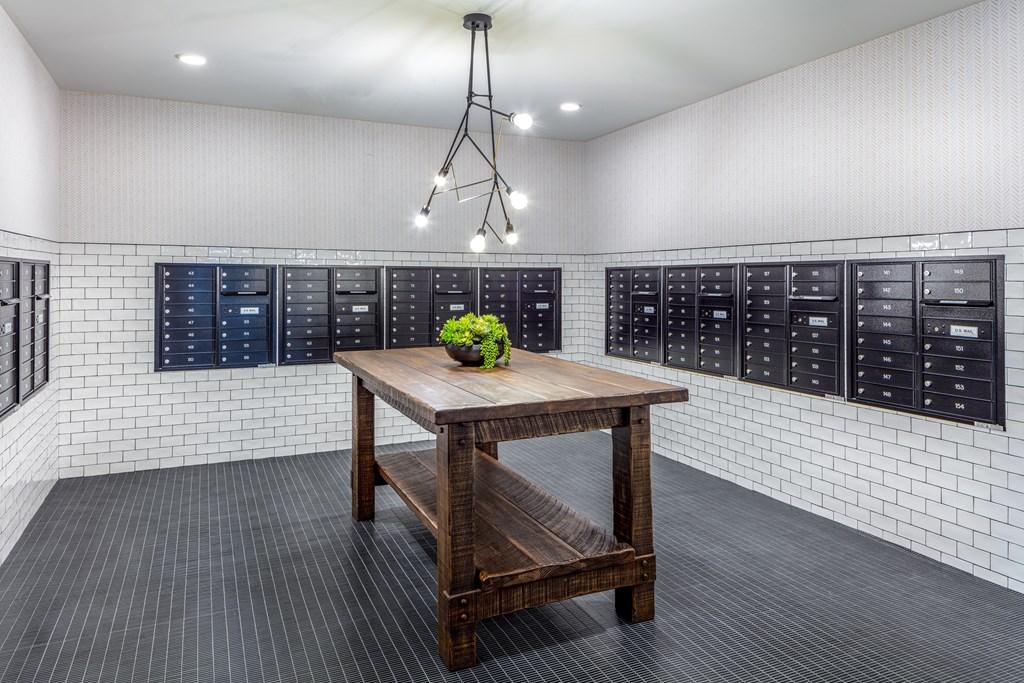 inwood mail room with table