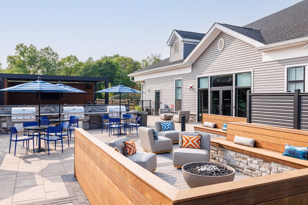 Outdoor Courtyard with Grilling Stations and Firepits