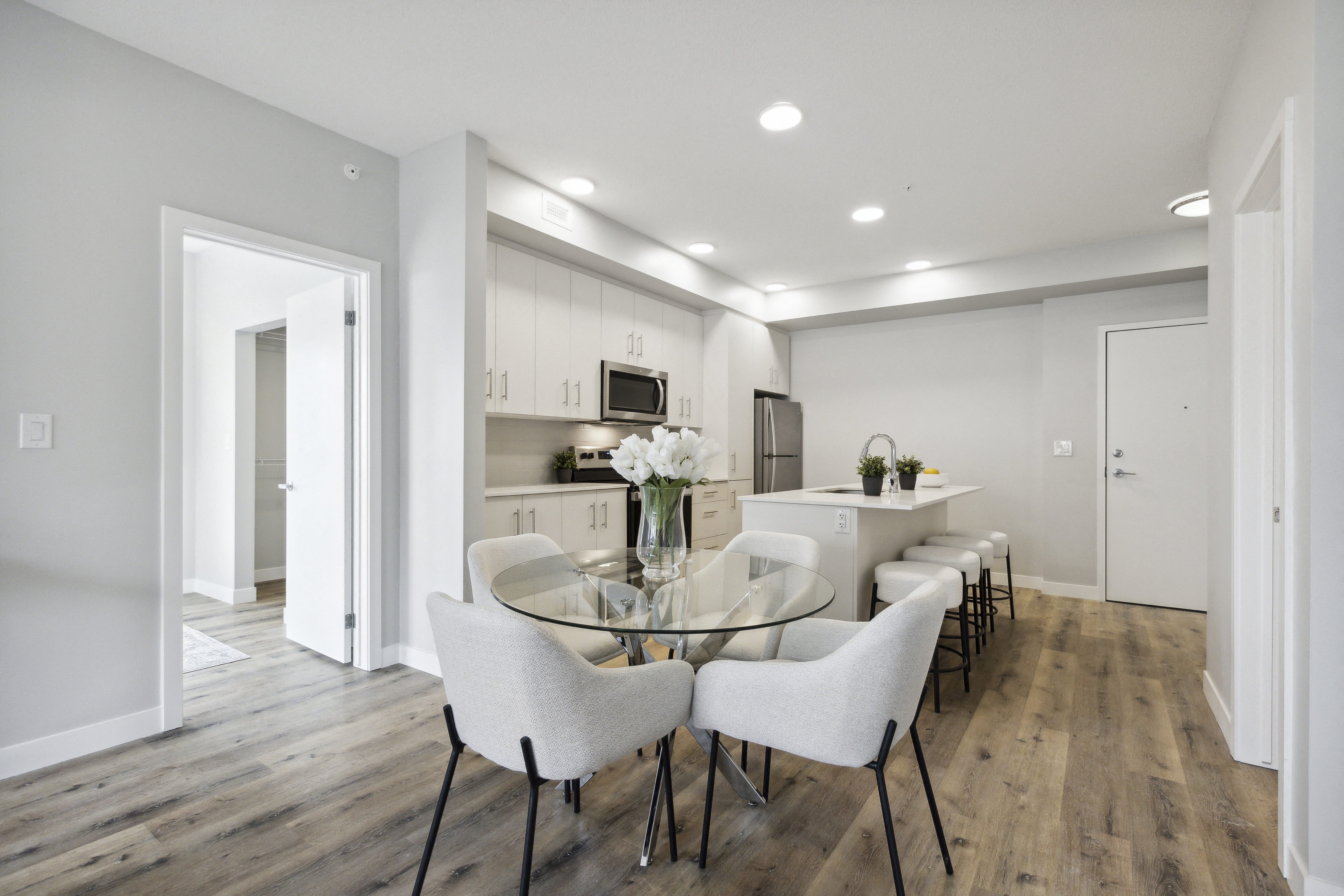 Lumina kitchen and dining