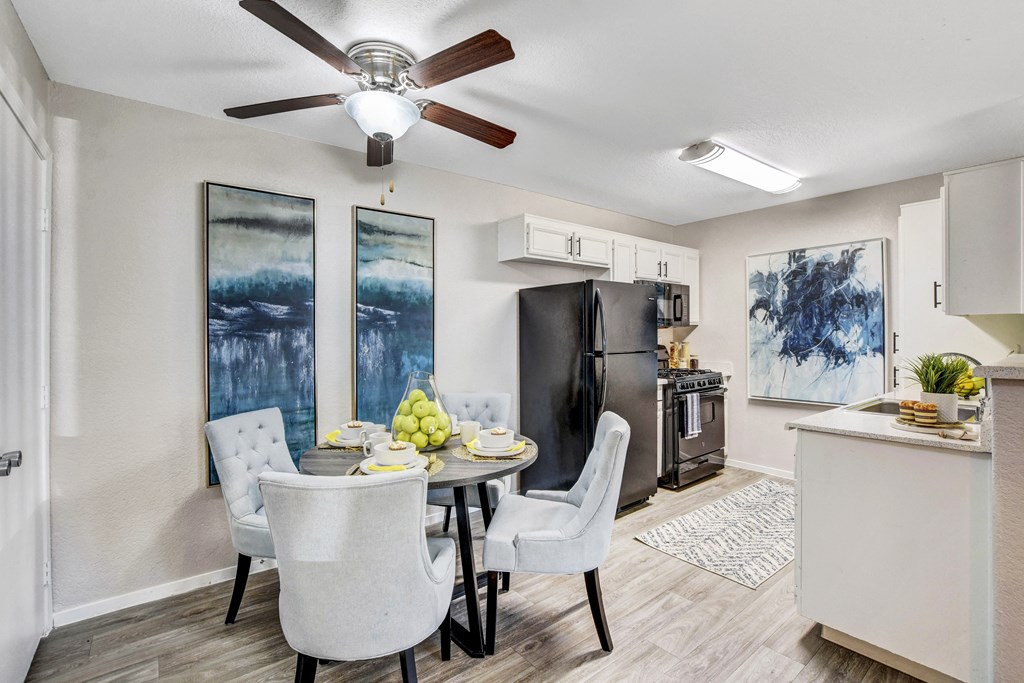 Dining and Kitchen at Parkway at Silverado Ranch, Nevada