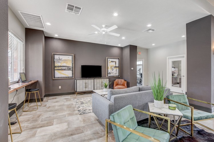 Parkway At Silverado Ranch