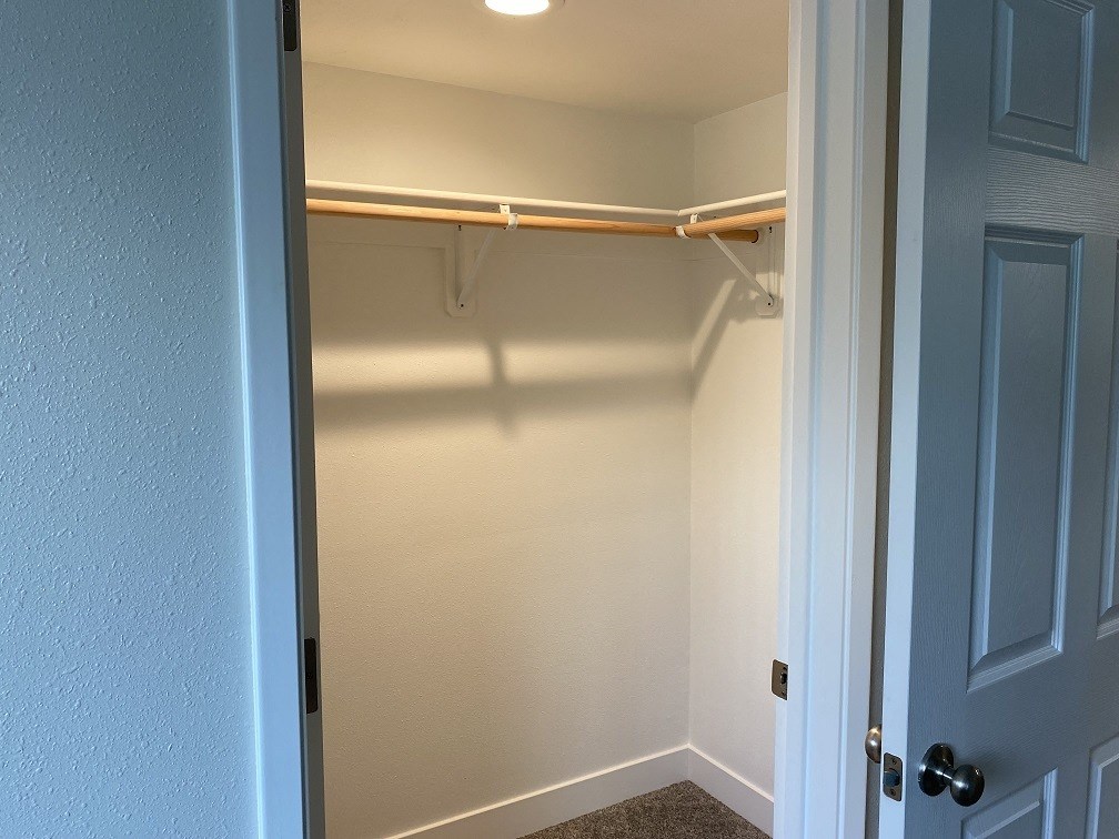 New 2x1 closet