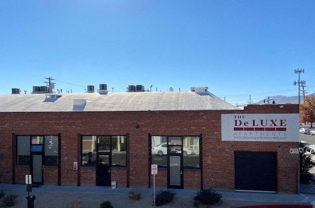 The DeLuxe Apartments