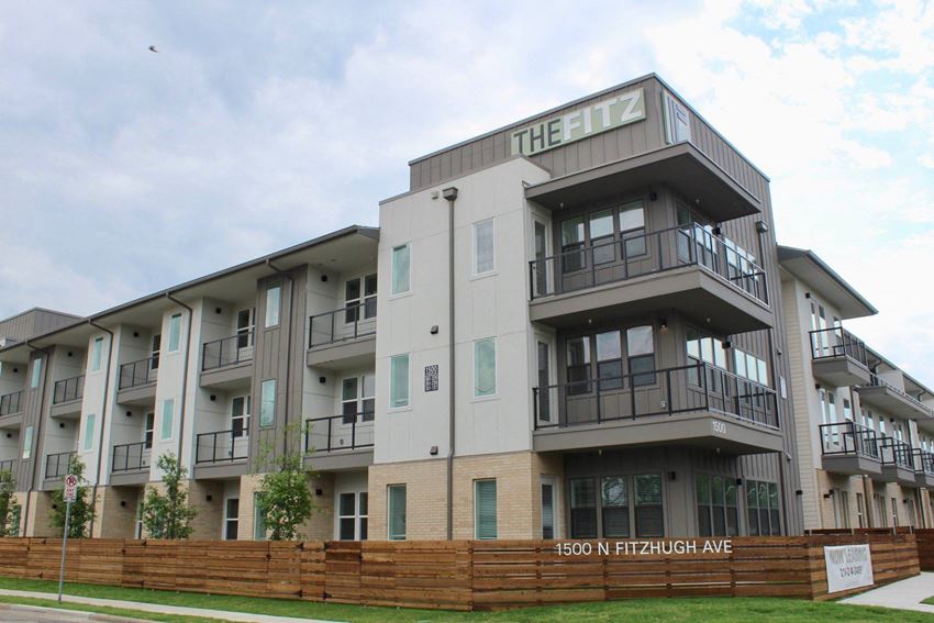 Exterior Propertyat The Fitz Apartments in Dallas - Photo Gallery 1