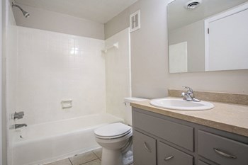 Oakwood Interior - Photo Gallery 4