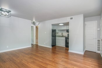 Ascent on 34th Interior - Photo Gallery 14