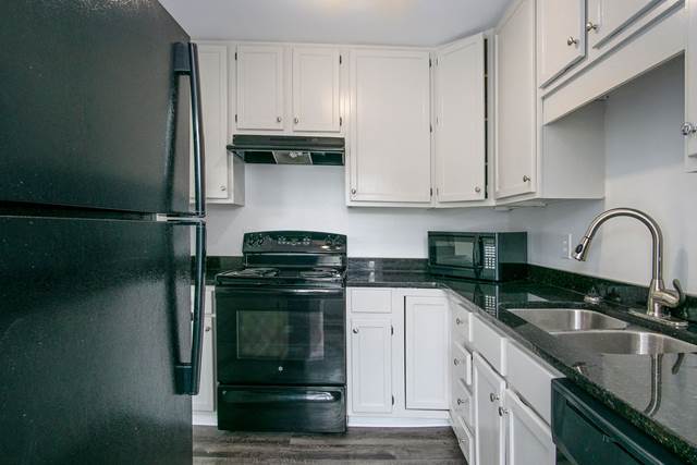 2-bedroom apartment at Cahaba Brook Apartments in Vestavia Hills, AL