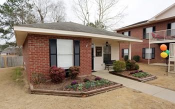 Legacy Property Management Llc Legacy At River Run Apartments 35 Cherry Street Wetumpka Al Rentcafe