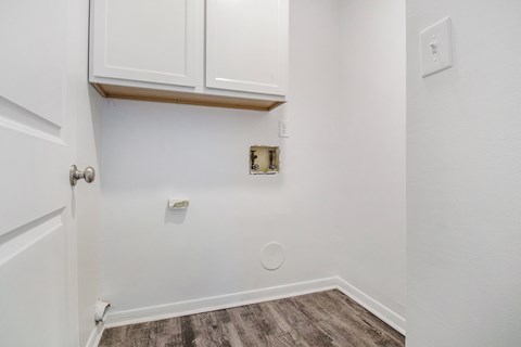 Suite 3095