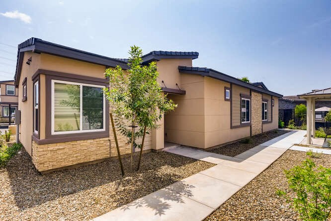 Courtyard Walking Trail at Grandstone at Sunrise, Peoria, AZ, 85383