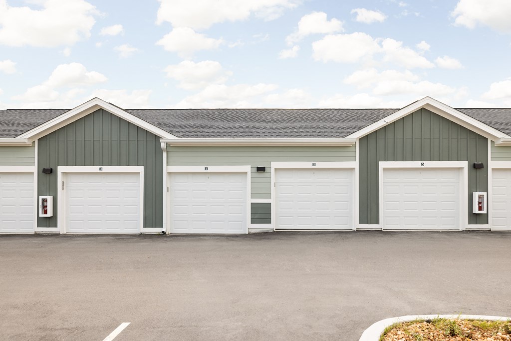 Garages at Palm Grove in Ellenton, FL 34222