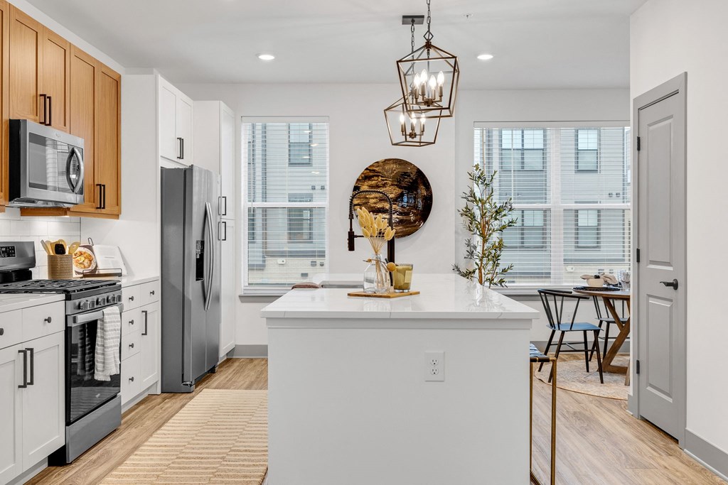 a pattern of black and white spheres and triangles at Meridian at CityPlace, Woodbury, MN