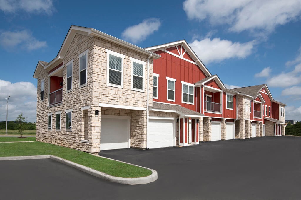 Garages Available at Watermark at Steele Crossing, Fayetteville, AR