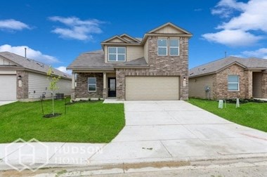 Hudson Homes Management Single Family Homes - 1256 Treehouse Ln, New Braunfels, TX 78130